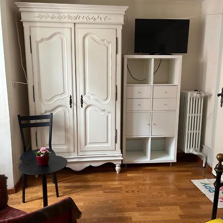 Chambre Papillon Avec Acces Terasse ラ・ヌーヴヴィル エクステリア 写真