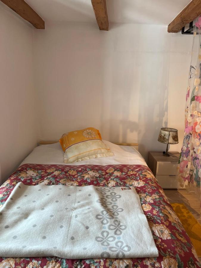 Chambre Papillon Avec Acces Terasse ラ・ヌーヴヴィル エクステリア 写真
