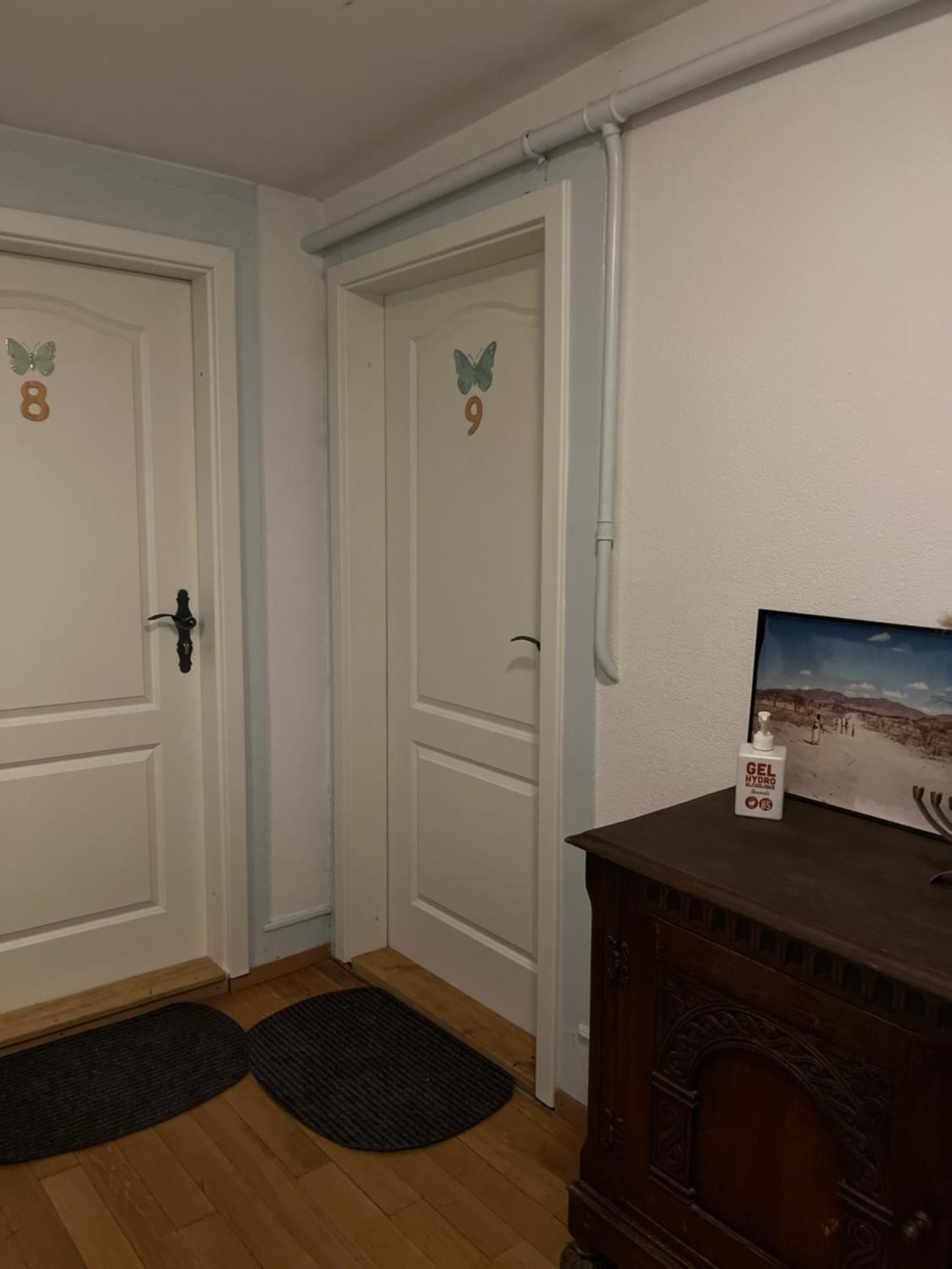 Chambre Papillon Avec Acces Terasse ラ・ヌーヴヴィル エクステリア 写真